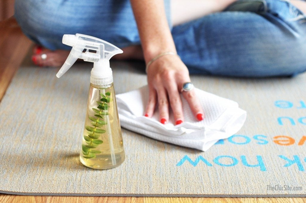 clean your yoga mat